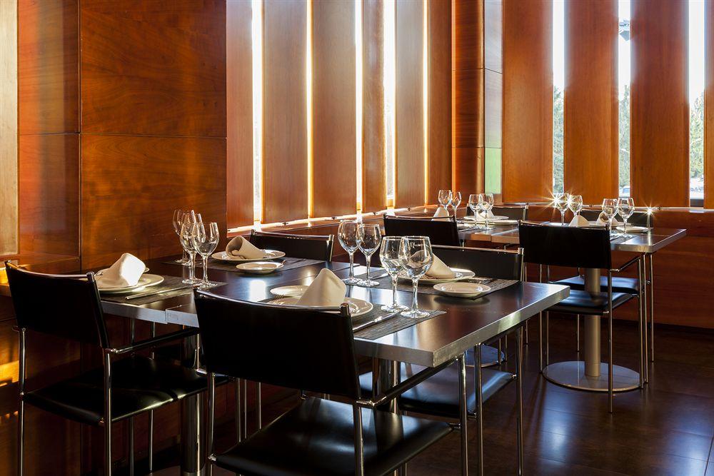 Ac Hotel Ponferrada By Marriott Ngoại thất bức ảnh