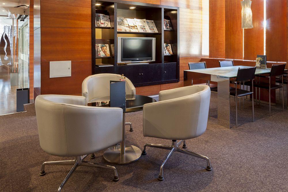 Ac Hotel Ponferrada By Marriott Ngoại thất bức ảnh