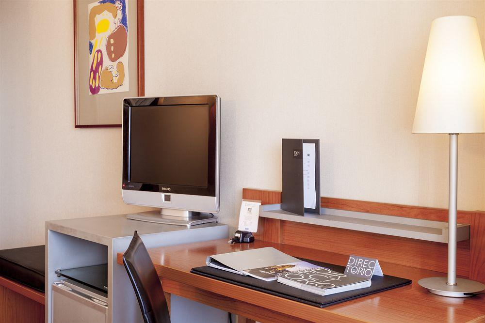 Ac Hotel Ponferrada By Marriott Ngoại thất bức ảnh