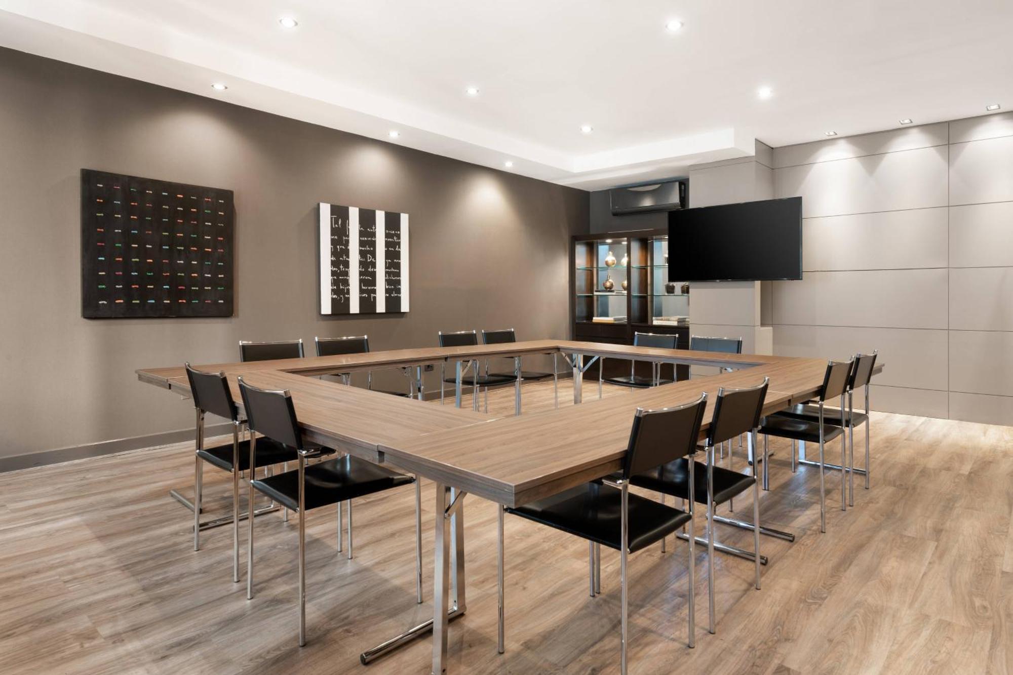 Ac Hotel Ponferrada By Marriott Ngoại thất bức ảnh
