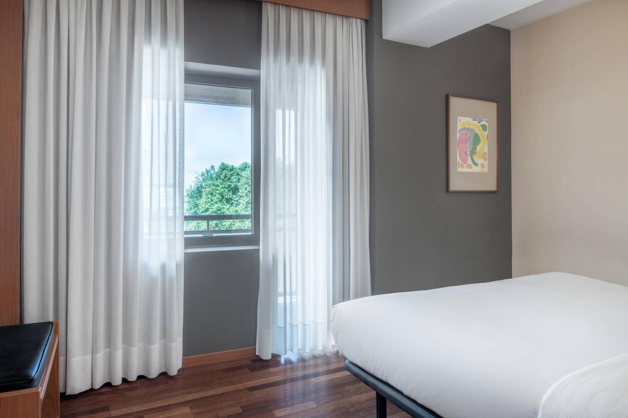 Ac Hotel Ponferrada By Marriott Ngoại thất bức ảnh