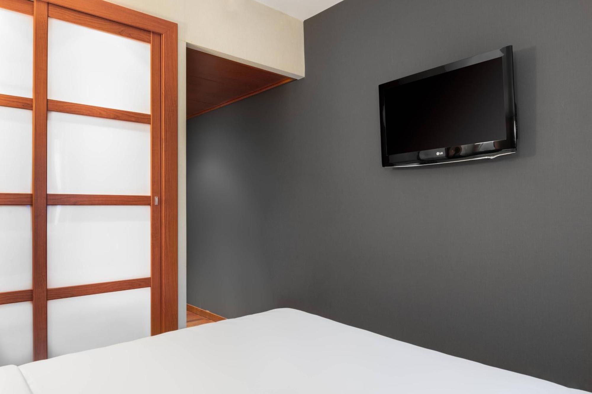 Ac Hotel Ponferrada By Marriott Ngoại thất bức ảnh