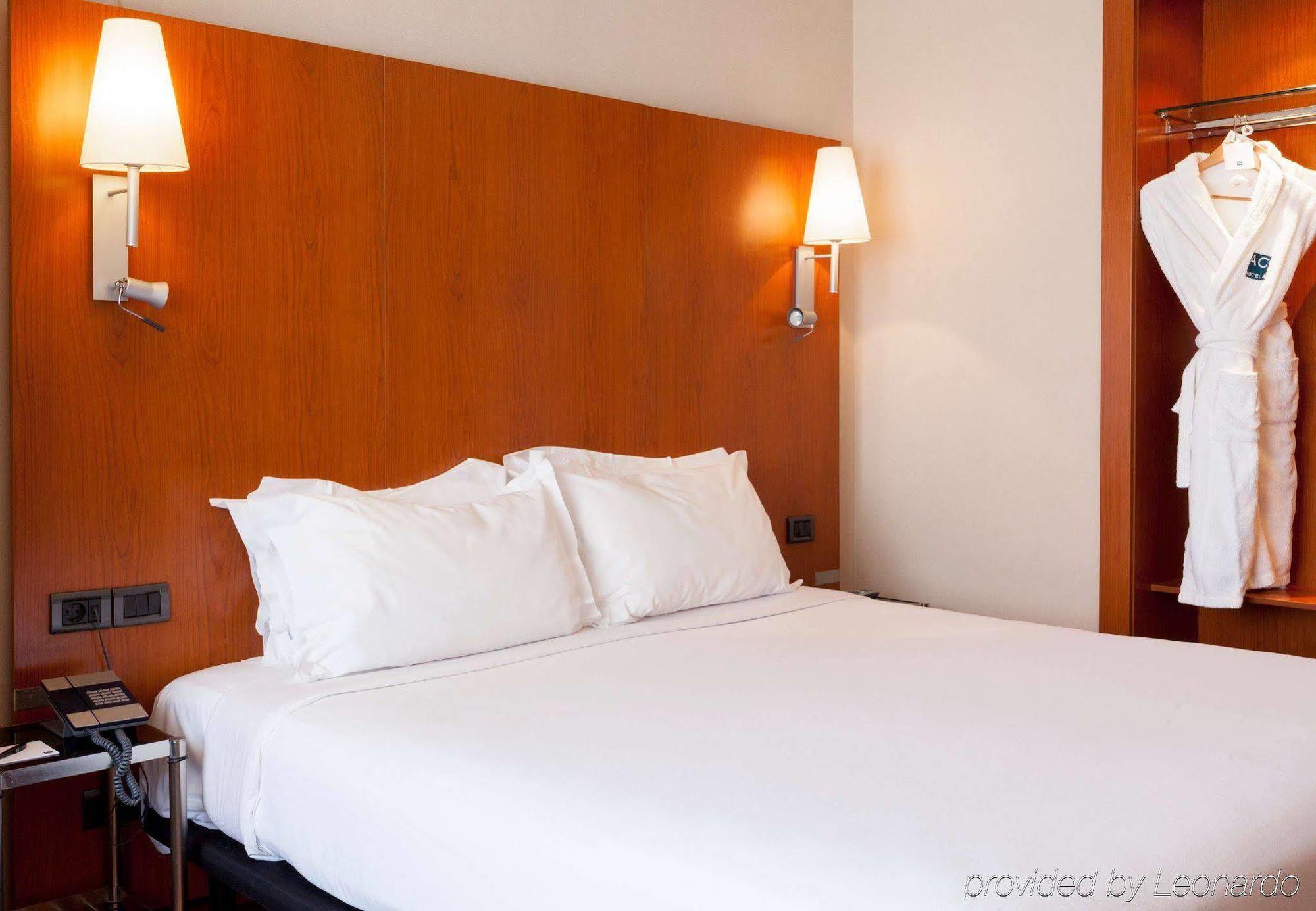 Ac Hotel Ponferrada By Marriott Ngoại thất bức ảnh